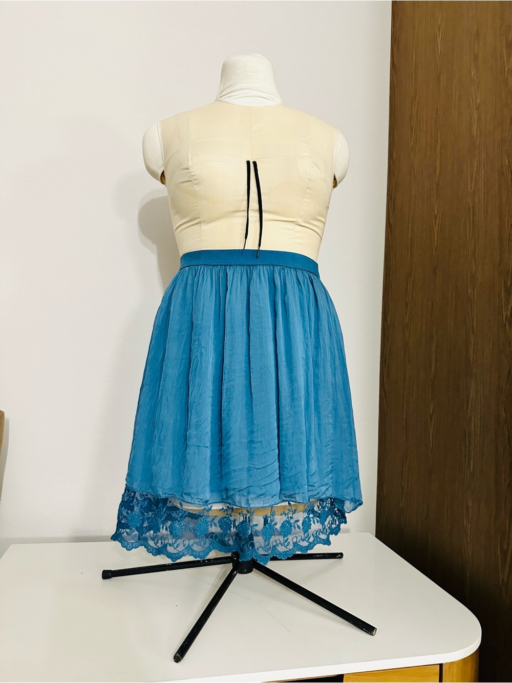 Carla Conti Italy 🇮🇹 Silk Teal Lace-Hem Mini Skirt M